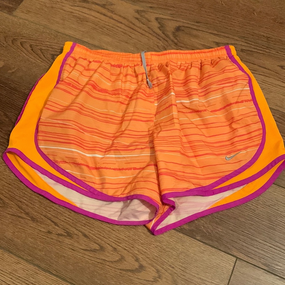 Nike shorts size large